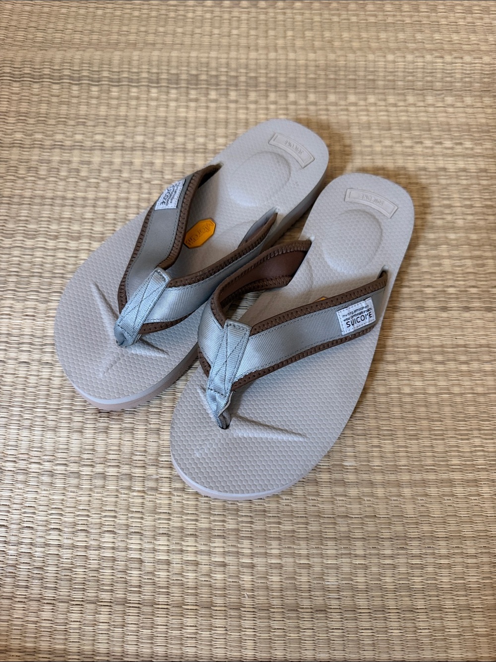Suicoke Women’s Light Gray & Brown Flip Flop Sandals